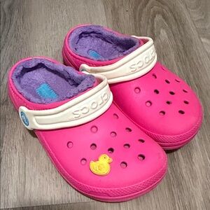 CROCS Kids Bright Pink Slippers